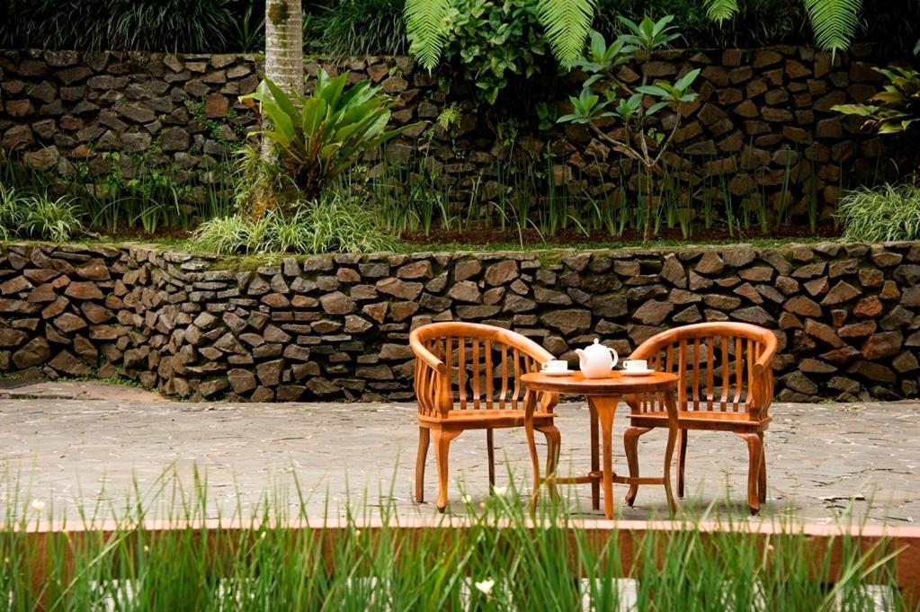 Sangria Resort And Spa Lembang Exteriér fotografie